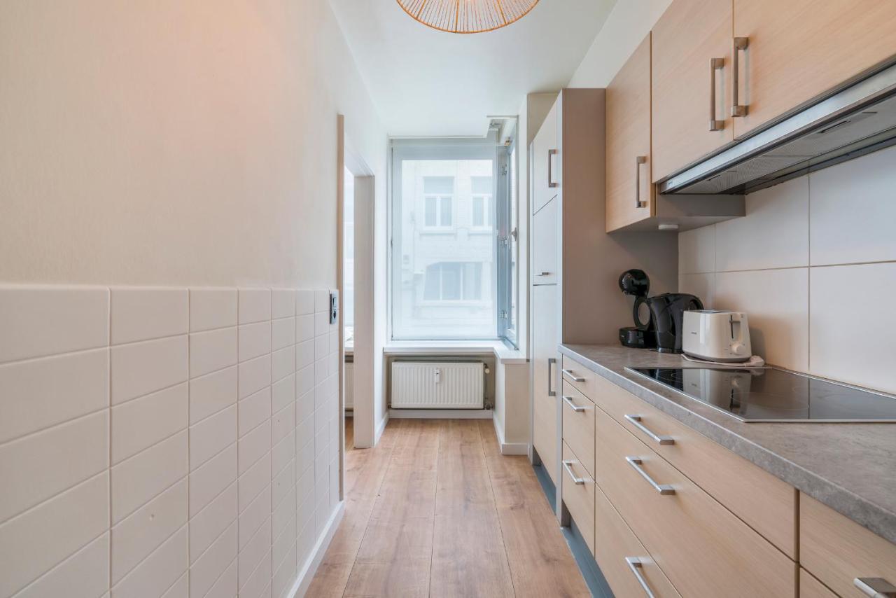 Ruim En Warm Appartement In De Winkelstraat Van Oostende Ngoại thất bức ảnh